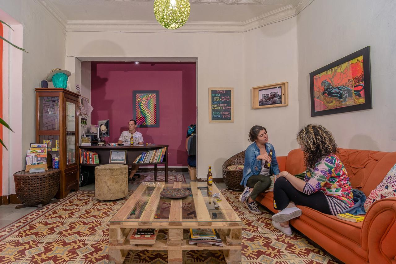 Raiz Hostel Medellin Exterior photo